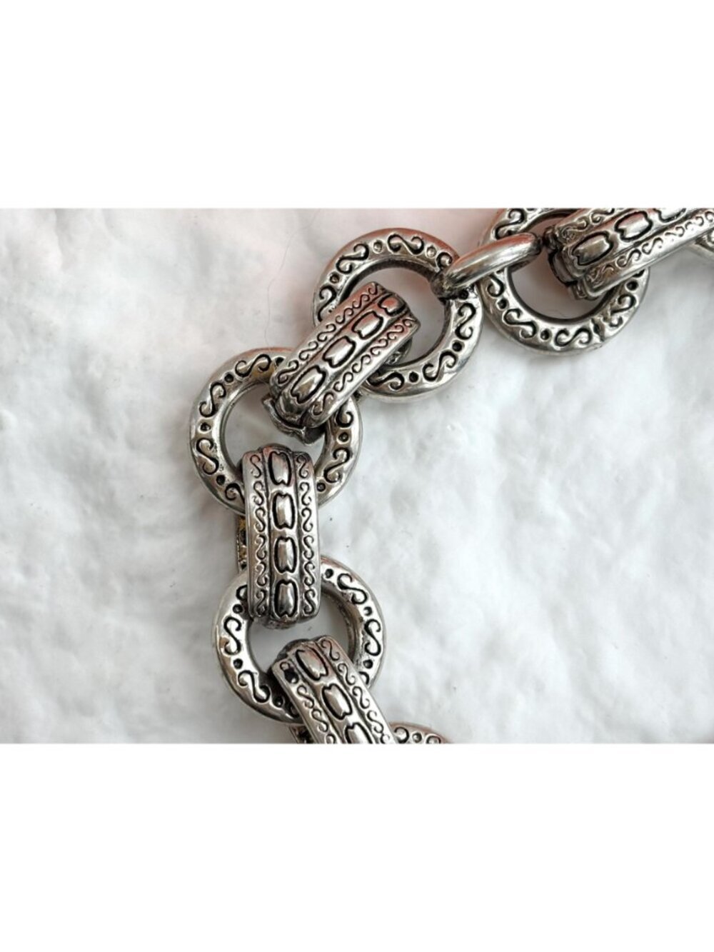 Chainlink Abstract Carved Hinged Magnet Vintage Silver Toned Bracelet - Picture 4 of 16
